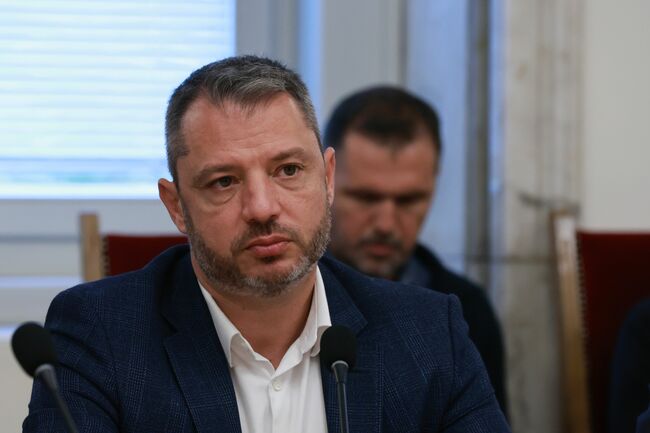 Комисията по енергетиката в парламента прие промени в Закона за запасите от нефт и нефтопродукти, свързани с "Лукойл"