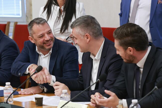 Депутати от енергийната комисия коментираха реализацията на седми и осми блок на АЕЦ "Козлодуй" и дължими данъци от "Лукойл"