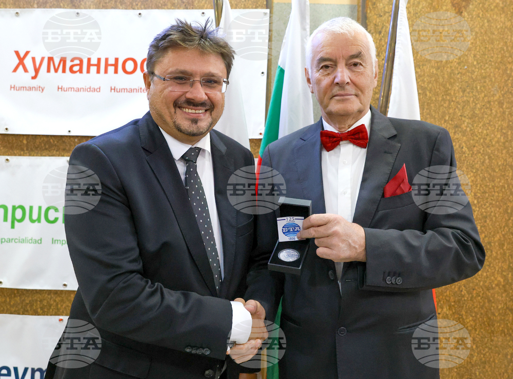 BTA Director General Presents Commemorative Medal for BTA's 125th Anniversary to Bulgarian Red Cross Chair Hristo Grigorov