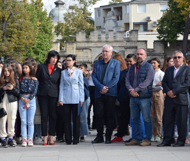 Областна администрация Видин: Заместник областният управител Ани Арутюнян се включи в изложение на професионалните гимназии по повод Европейската седмица на професионалните умения (EVSW)