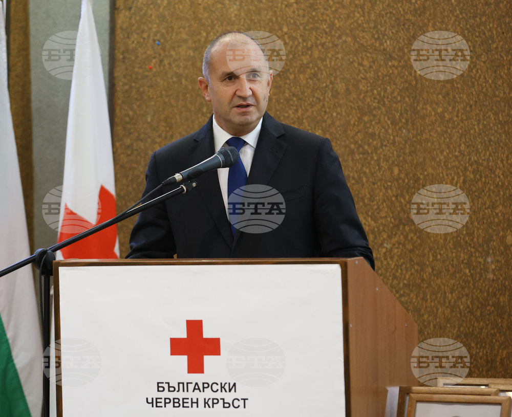 BTA Director General Presents Commemorative Coin Celebrating BTA's 125th Anniversary to Bulgarian Red Cross Chair Hristo Grigorov