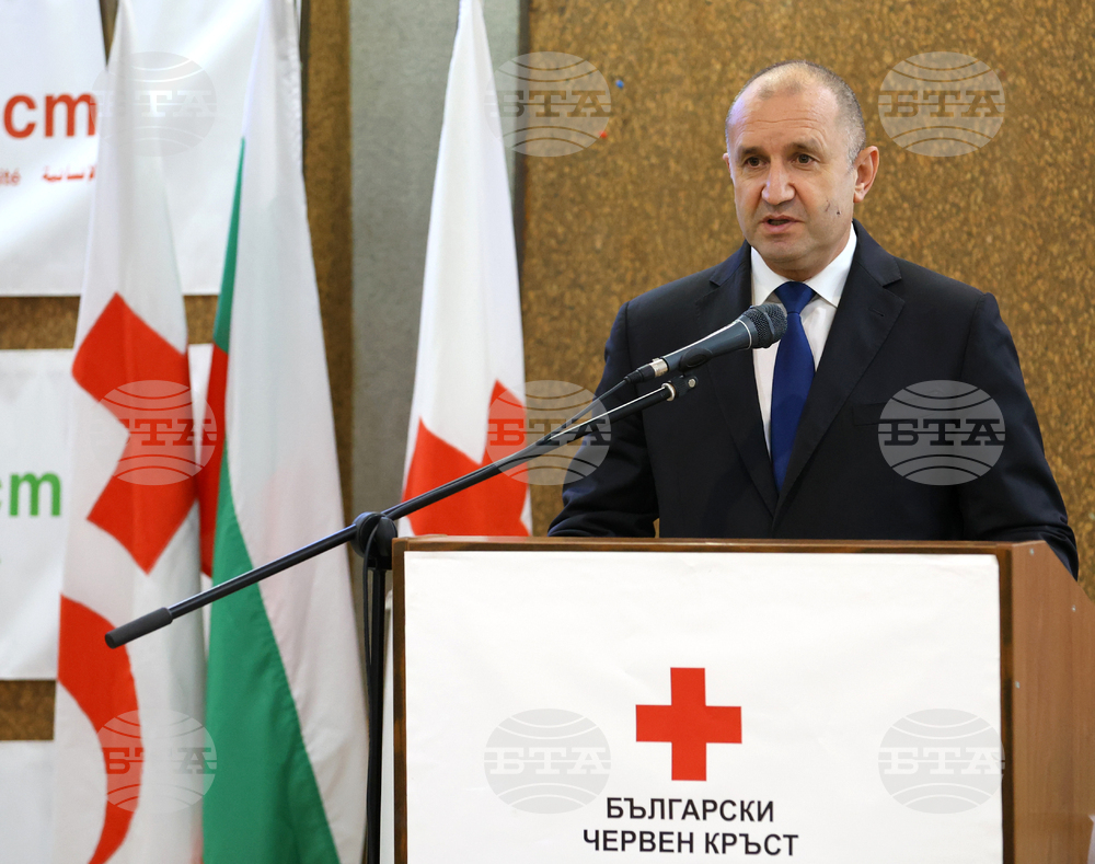BTA Director General Presents Commemorative Coin Celebrating BTA's 125th Anniversary to Bulgarian Red Cross Chair Hristo Grigorov