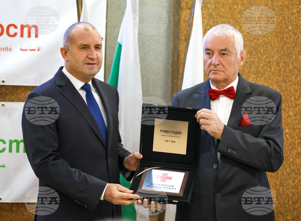 BTA Director General Presents Commemorative Coin Celebrating BTA's 125th Anniversary to Bulgarian Red Cross Chair Hristo Grigorov