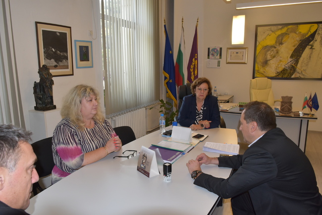 Община Ловеч: Подписаха споразумения за партньорство между Община Ловеч и „Балкан“ АД 