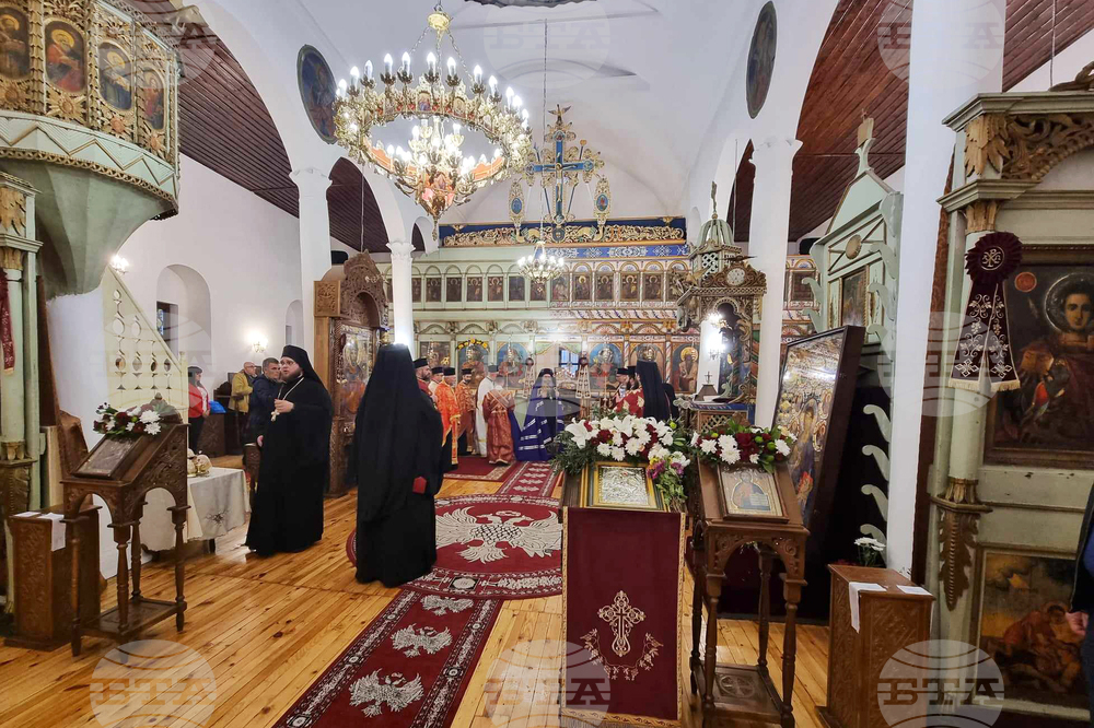 Кюстендил - храм "Св. вмчк Димитър Солунски" - мощи на Свети патриарх Евтимий Търновски
