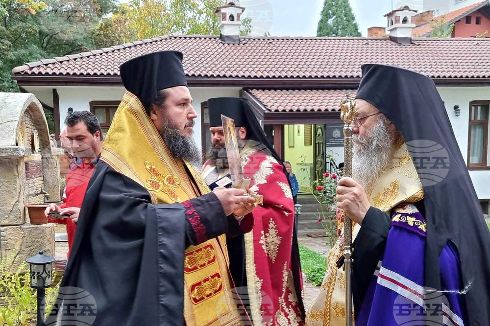 Кюстендил - храм "Св. вмчк Димитър Солунски" - мощи на Свети патриарх Евтимий Търновски