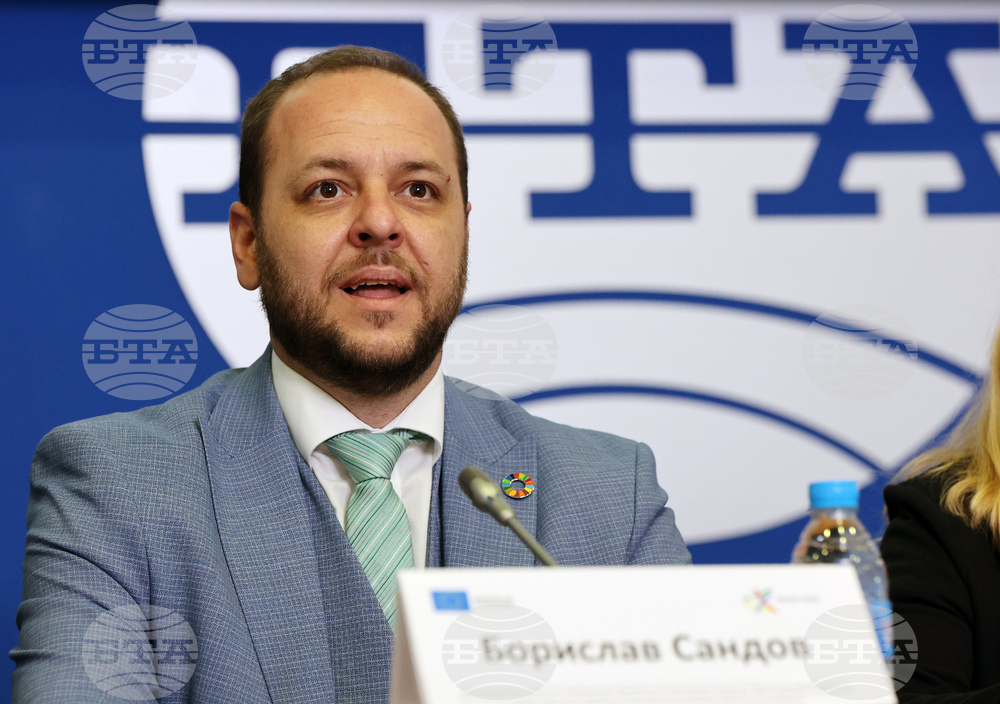 „Демократична България“ ще се опита да върне „Има такъв народ“ към парламентарното мнозинство, заяви вицепремиерът Борислав Сандов