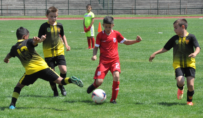 Община Хасково и Български футболен съюз организират Детски футболен турнир „Богомил Попов“ 