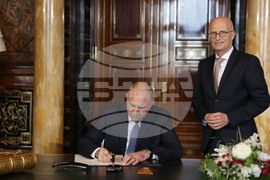 Германия - Румен Радев - Петер Ченчер - среща