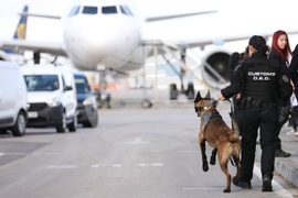 Летище София - Агенция „Митници" - DEA - Агенция за борба с наркотиците на САЩ - демонстрации