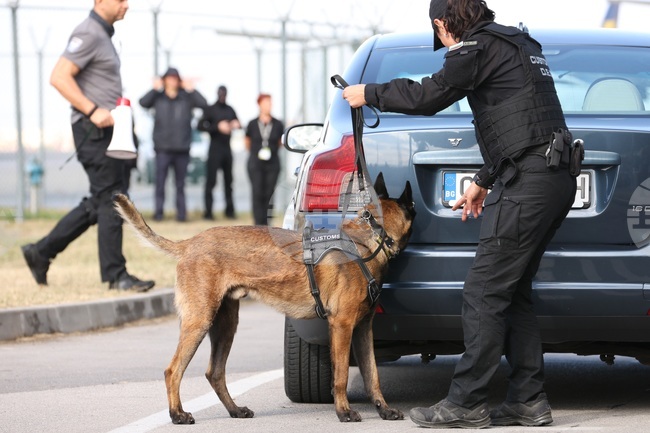 Летище София - Агенция „Митници" - DEA - Агенция за борба с наркотиците на САЩ - инициатива