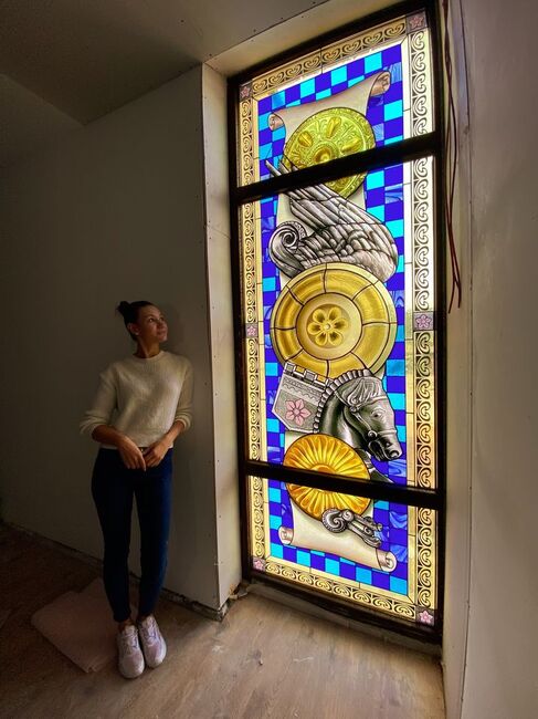 Община Ловеч: Витражна творба краси интериора на Младежкия дом в Ловеч