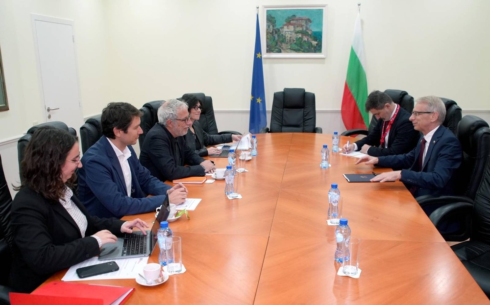 Премиерът акад. Денков: Необходими са стандарти за проверка на фактите