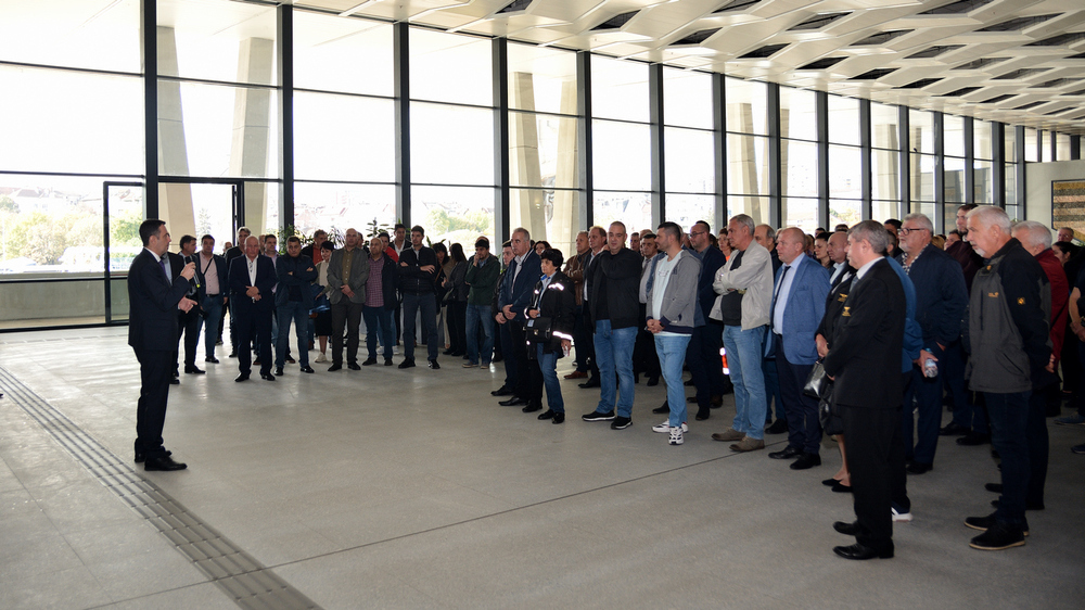 МТС: Министър Гвоздейков се срещна със служители на железницата от цялата страна