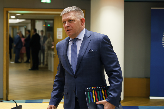 Словашкият премиер Роберт Фицо заяви, че не смята да възпрепятства износа на оръжия от частни компании за Украйна