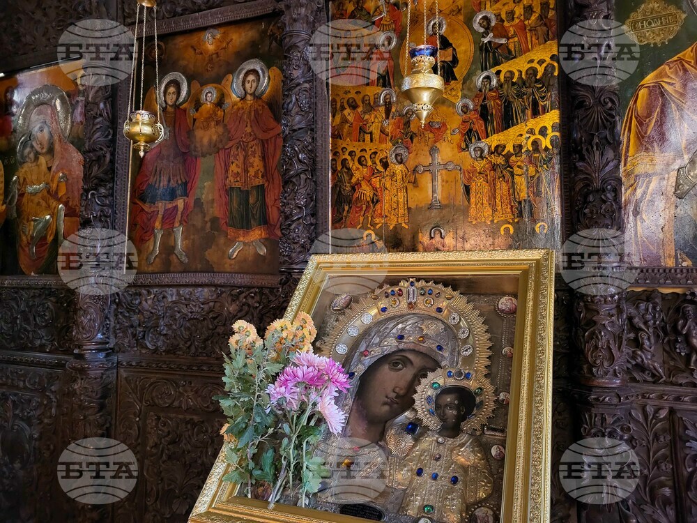 Самоков - Митрополитска църква „Успение Богородично"