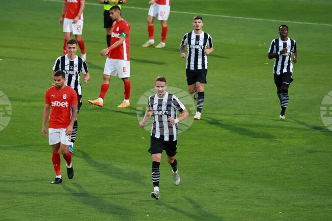 Локомотив Пловдив трансферира централния защитник Мартин Паскалев в Сараево и взе поляк на негово място