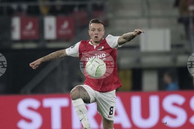 Участието на капитана на АЗ Алкмаар в първия мач от плейофите на Лигата на конференциите срещу Левски в София е под съмнение 