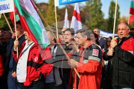 Бургас - нефтохимици от "Лукойл" - протест