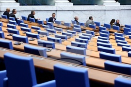 Парламент - извънредно заседание