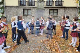 Самоков - Ден на народните будители - паметници - почит