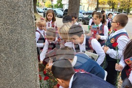 Самоков - Ден на народните будители - паметници - почит