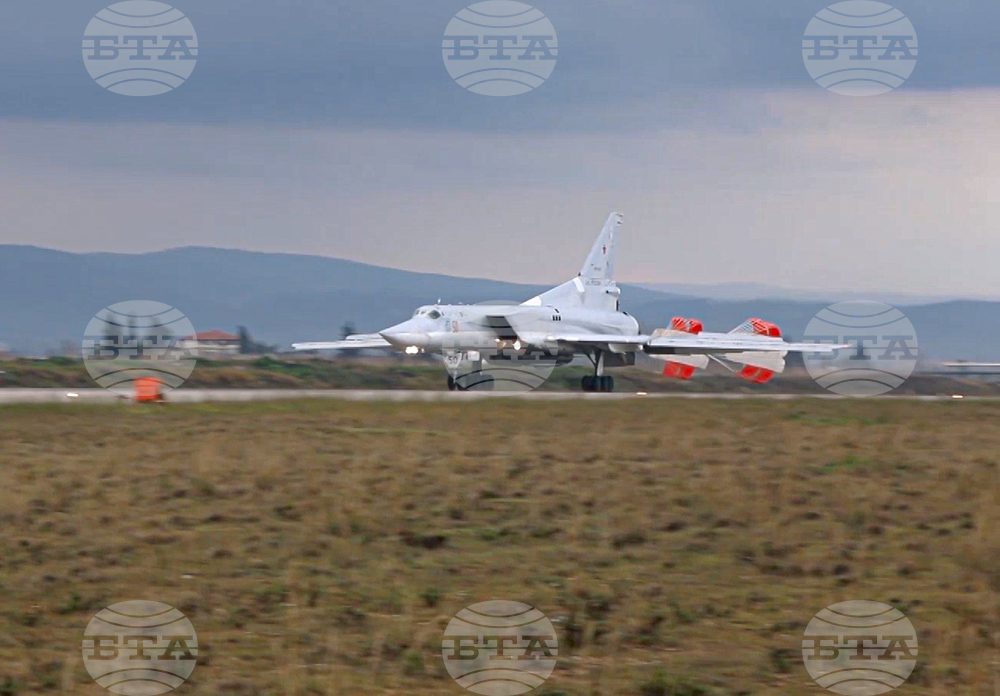 Руски стратегически бомбардировачи Ту-23МЗ извършиха планиран полет над Балтийско море, съобщи Москва