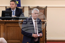 Парламент - Румен Гечев - заседание