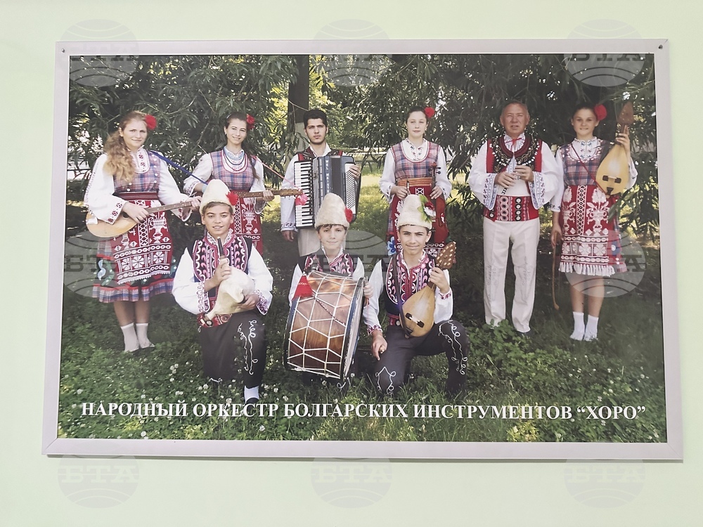Украйна - село Камчик (Заря) - българска общност