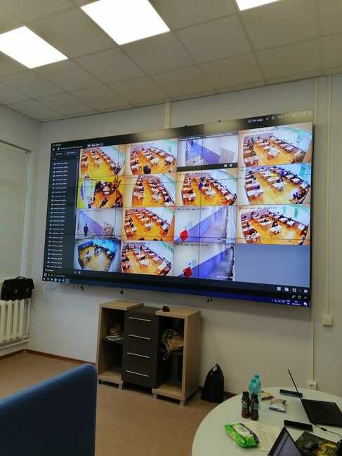 Зрелостниците търсиха скръбта и утехата в Дебеляновия спомен 