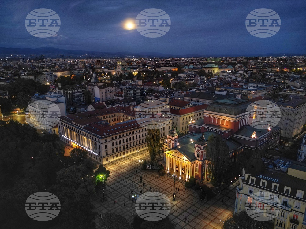 Президентът Румен Радев ще присъства на благотворителния спектакъл "Българската Коледа", който тази година е в подкрепа на хронично и тежко болните деца