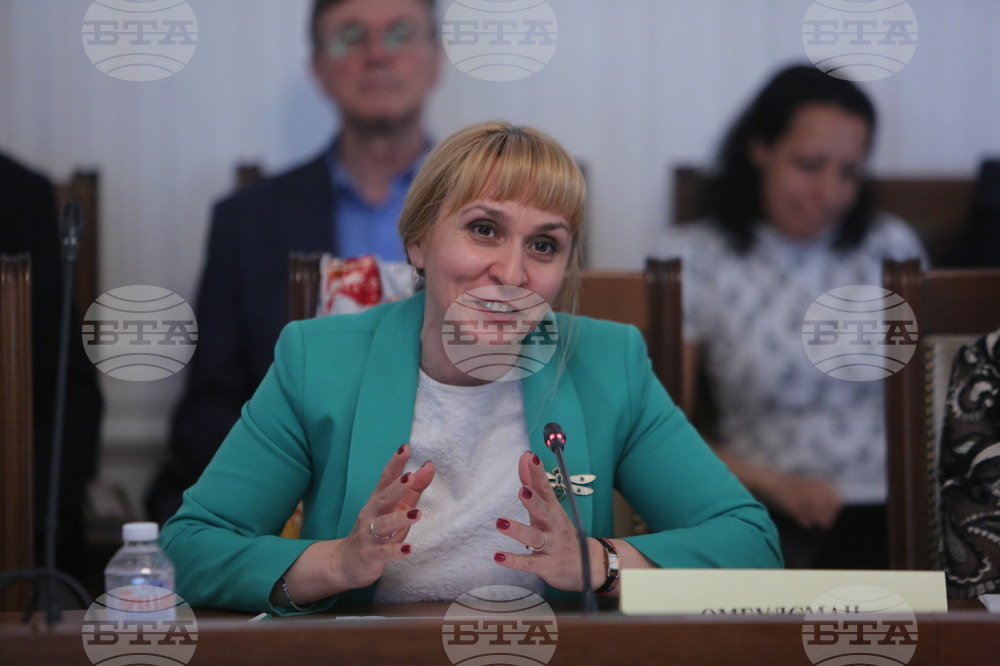 Парламент - комисия по образованието и науката