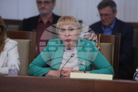 Парламент - комисия по образованието и науката