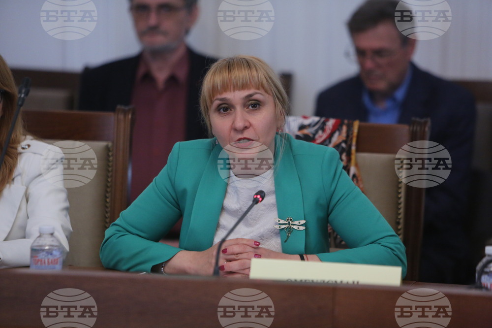 Парламент - комисия по образованието и науката