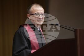 УНСС - Илияна Йотова - дипломи - връчване