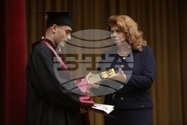 УНСС - Илияна Йотова - дипломи - връчване