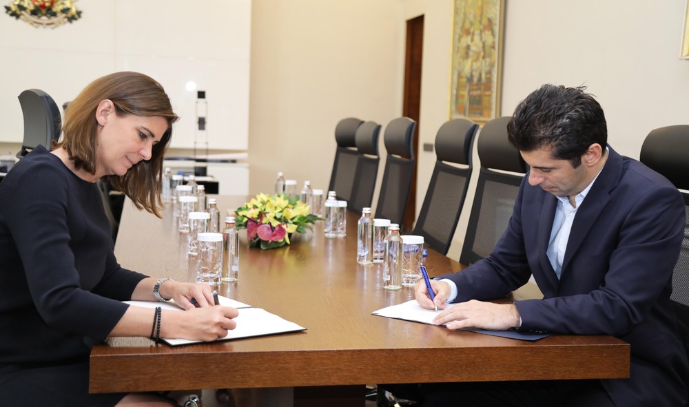 Кирил Петков - Грета Фенер - Меморандум - подписване