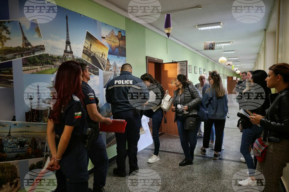 Всички секциони избирателни комисии в община Бургас са отворили тази сутрин и в тях изборният ден протича нормално