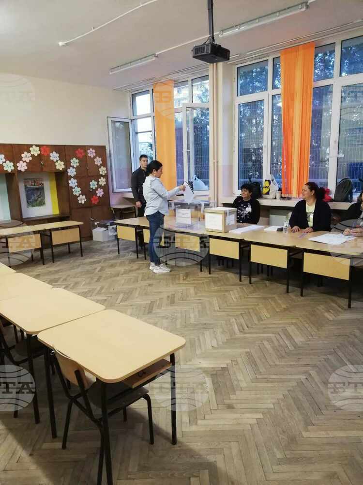 Нормално и в спокойна обстановка започна изборният ден в община Сливен