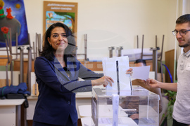 Ваня Григорова - гласуване - местни избори 2023