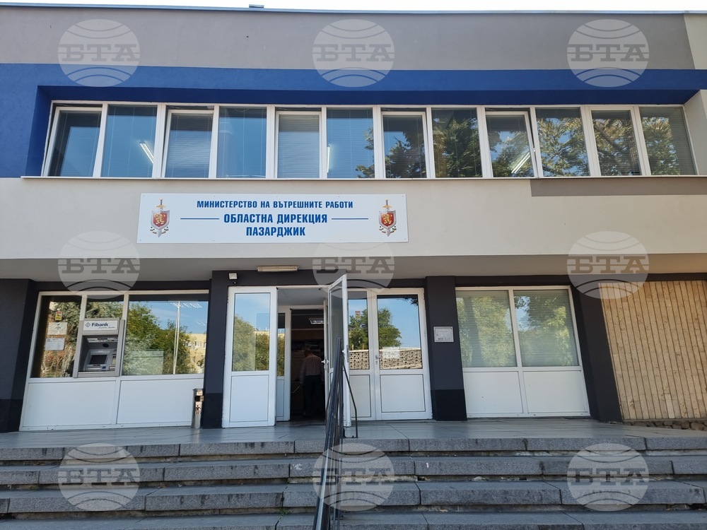 В Пазарджик е задържана жена, влязла с нож в местно училище