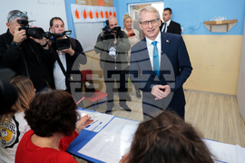 Николай Денков - гласуване - местни избори 2023