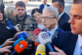 Николай Денков - гласуване - местни избори 2023