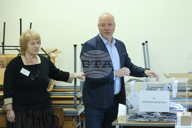  Росен Желязков - гласуване - местни избори 2023