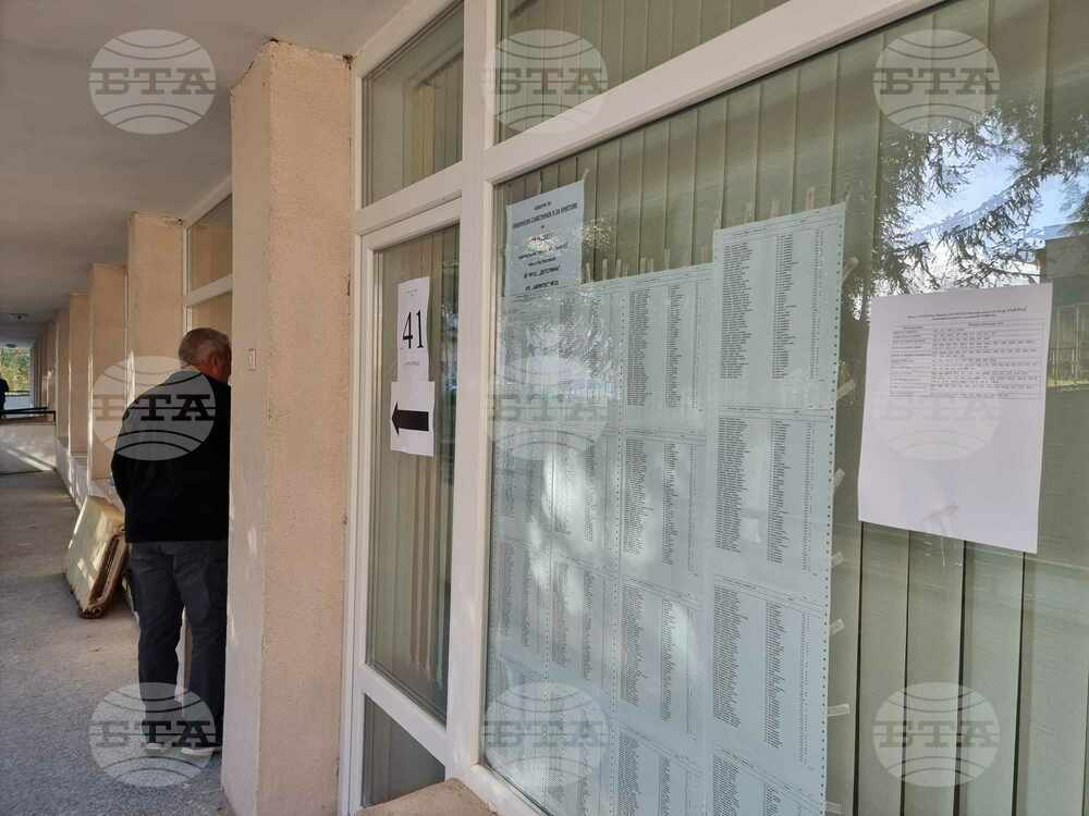Близо 33 процента от избирателите в община Разград са упражнили правото си на вот към 16:00 часа