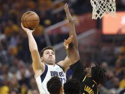 Mavericks Warriors Basketball