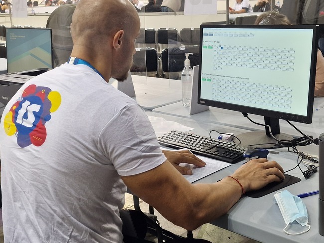 Местни избори 2023 - бюлетини -преброяване - Арена София