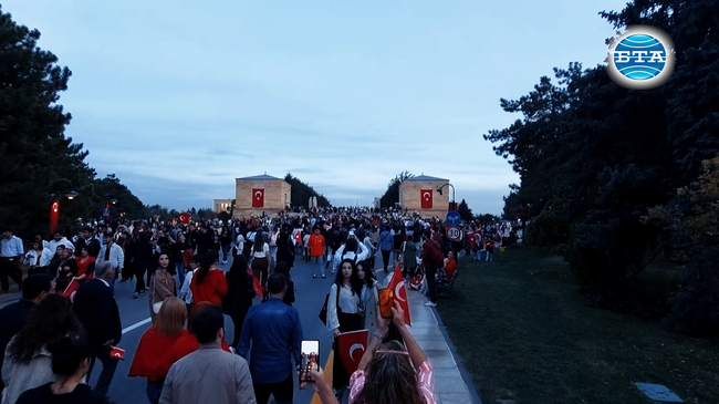 Огромен брой хора от цяла Турция посетиха мавзолея на Ататюрк