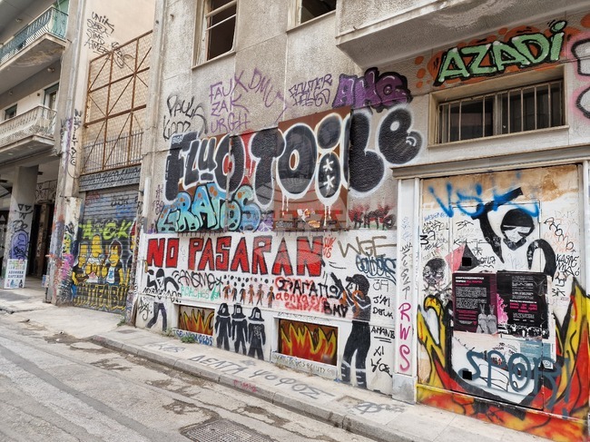 Безредици с десетки арести е имало тази нощ в атинския квартал Ексархия