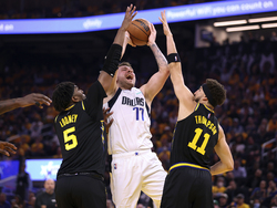 Mavericks Warriors Basketball